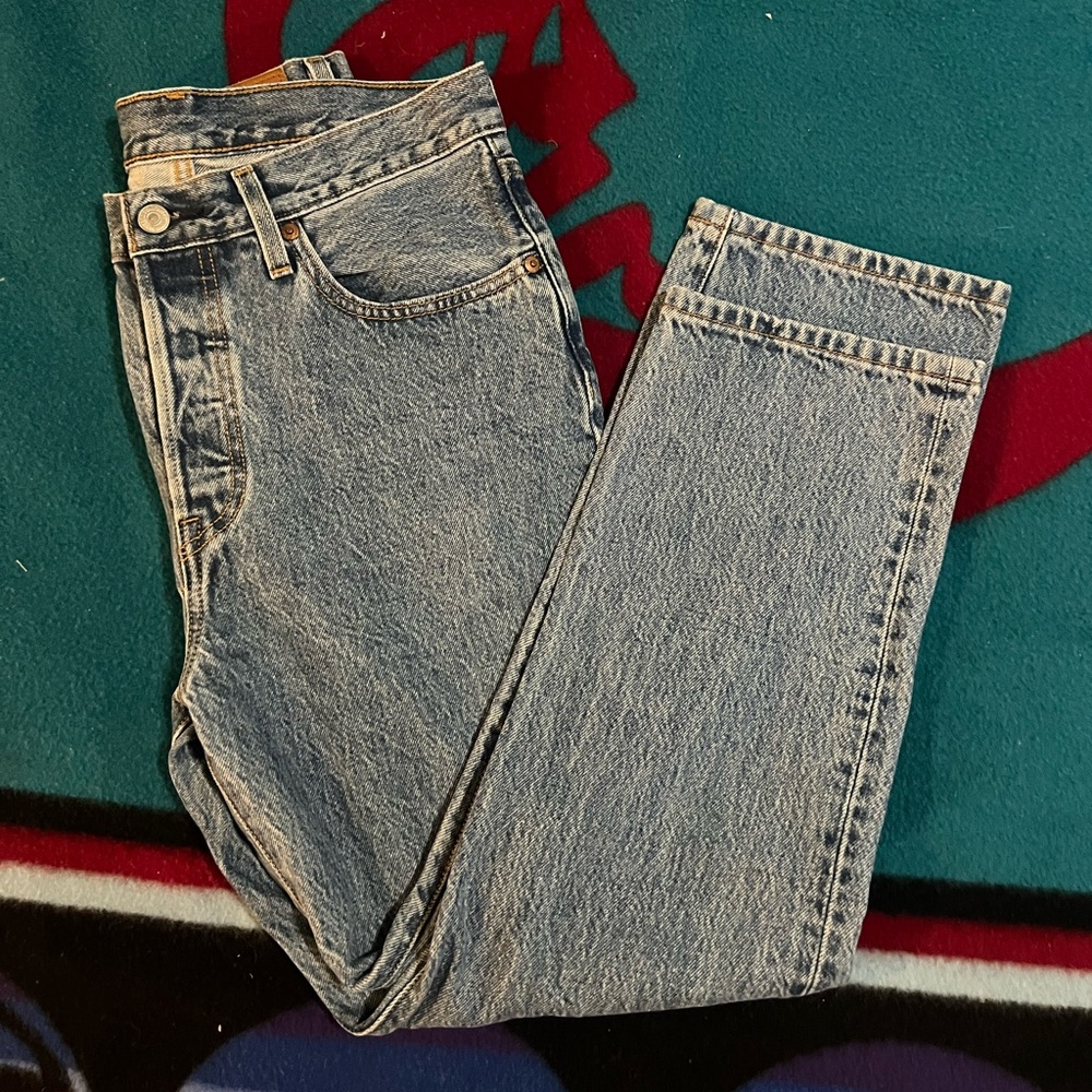 levi’s 501 medium wash jeans
